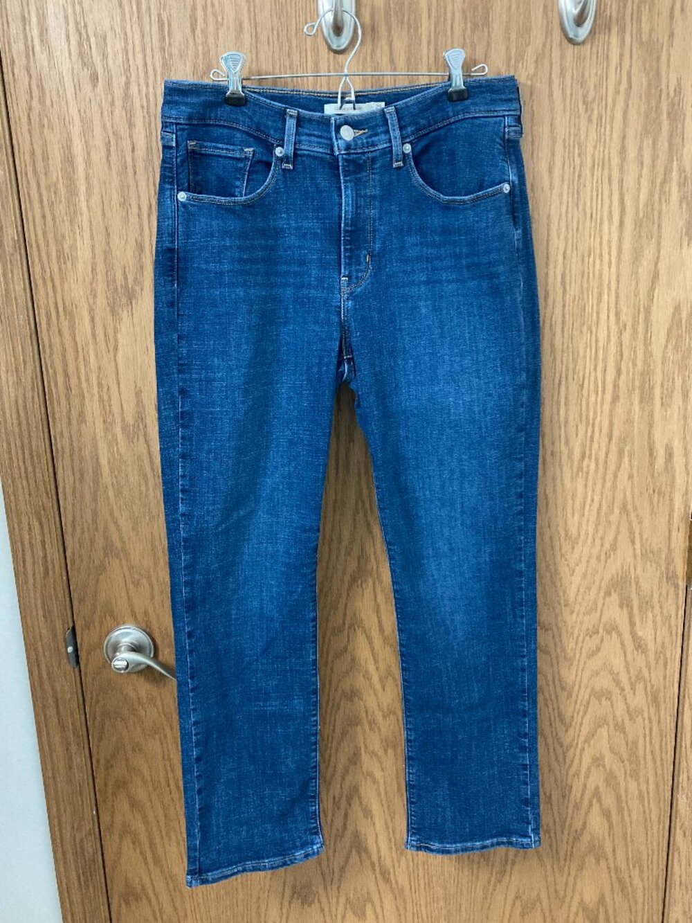 Levi's Classic Straight Mid Rise Medium Dark Wash Blue Jeans - 29